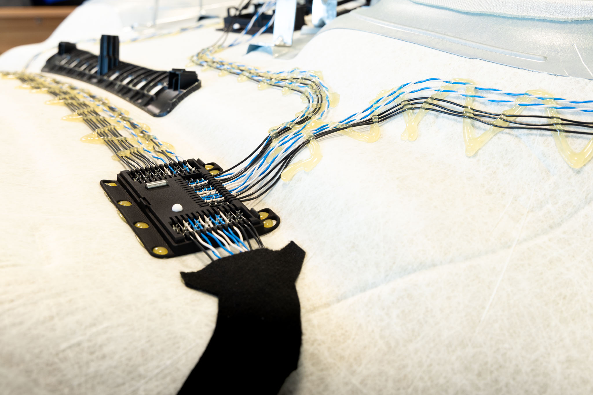 WIre harness built onto headliner of vehicle interior